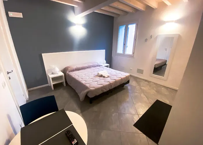 Pensionat Le Stanze Di Gianmarmo - Via Marsala Mirandola